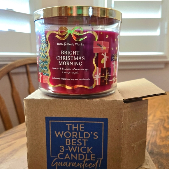 🛍BOGO 50%🎄🌄🕯NWT‼️ Bath & Body Works "Bright Christmas Morning" 3-wick Candle - Picture 1 of 9